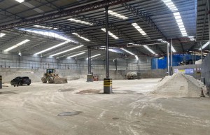 重回每吨30万元的碳酸锂价格将向何处去？价格大跌时 锂矿贸易商种起了菜